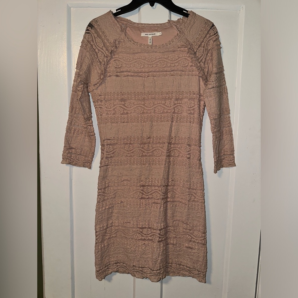 Avec Les Filles Textured Long Sleeve Dress in Blush Pink
